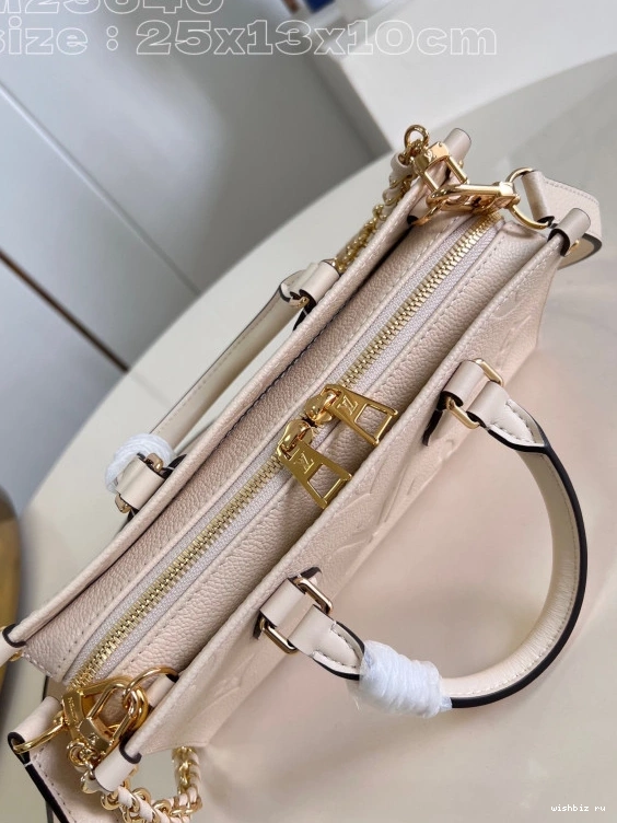 WIS West ONTHEGO LOUIS VUITTON East 0831